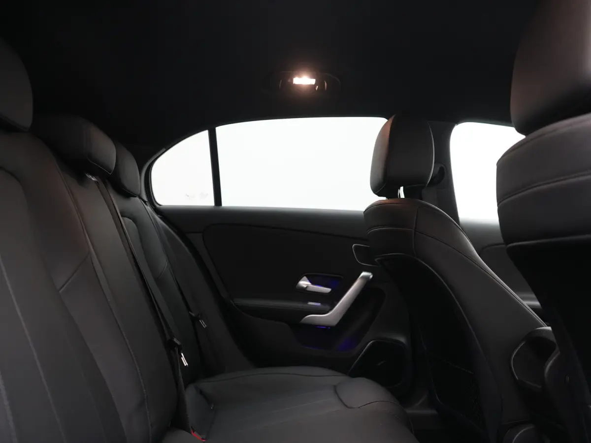 250 e Progressive PHEV 218pk Dealer O.H. | Camera | Lederen Sportstoelen Ventilatie & Verwarmd | Burmester Audio | Blis | Sfeerverlichting | Apple Carplay | LED Koplampen | Cruise Control | 