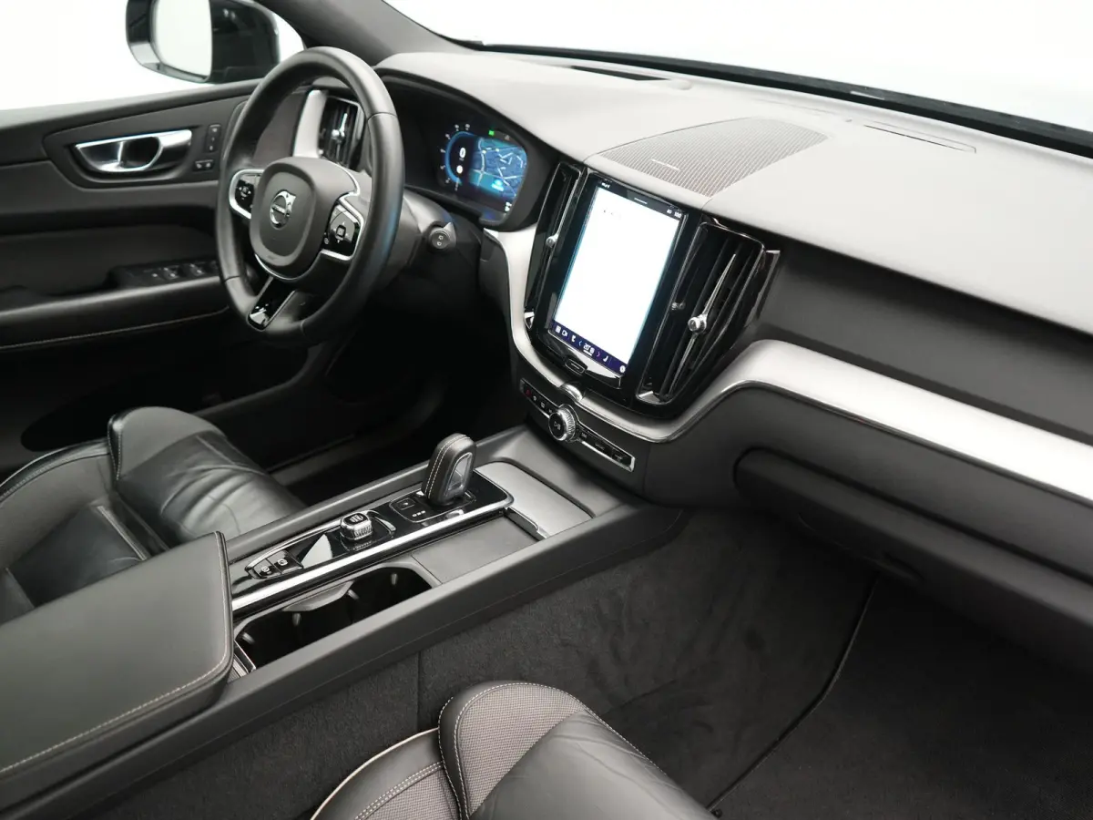 T6 AWD R-Design PHEV 340pk Dealer O.H. | Panodak | Adaptive Cruise | Head Up | 360 Camera | Harman / Kardon | Lederen Sportstoelen Memory & Verwarmd | Stuur Verwarmd | Google Assistent | Key
