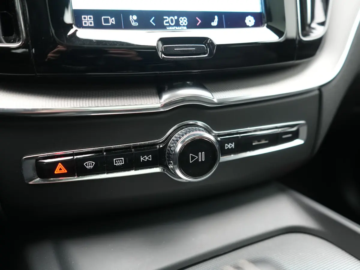 T6 AWD R-Design PHEV 340pk Dealer O.H. | Panodak | Adaptive Cruise | Head Up | 360 Camera | Harman / Kardon | Lederen Sportstoelen Memory & Verwarmd | Stuur Verwarmd | Google Assistent | Key