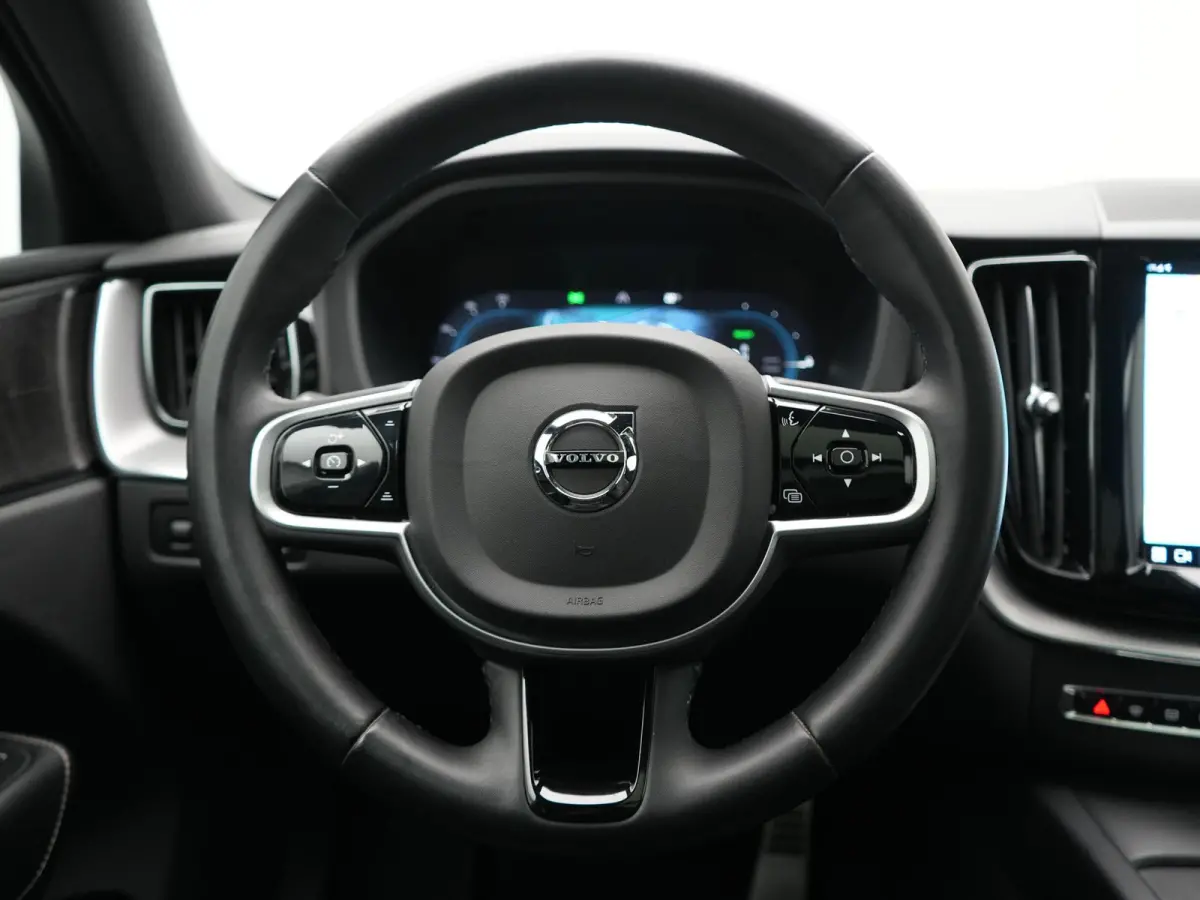 T6 AWD R-Design PHEV 340pk Dealer O.H. | Panodak | Adaptive Cruise | Head Up | 360 Camera | Harman / Kardon | Lederen Sportstoelen Memory & Verwarmd | Stuur Verwarmd | Google Assistent | Key