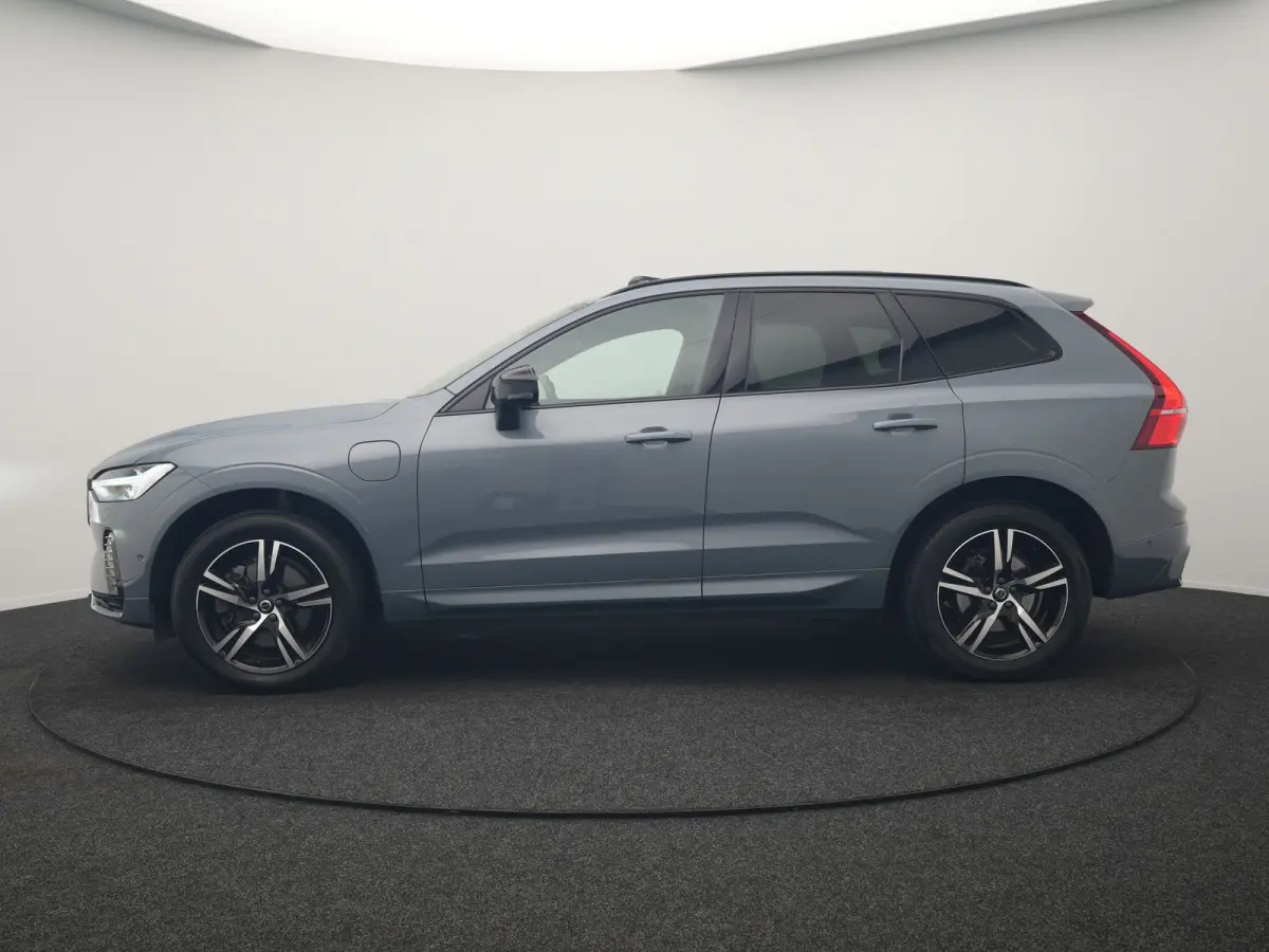 T6 AWD R-Design PHEV 340pk Dealer O.H. | Panodak | Adaptive Cruise | Head Up | 360 Camera | Harman / Kardon | Lederen Sportstoelen Memory & Verwarmd | Stuur Verwarmd | Google Assistent | Key