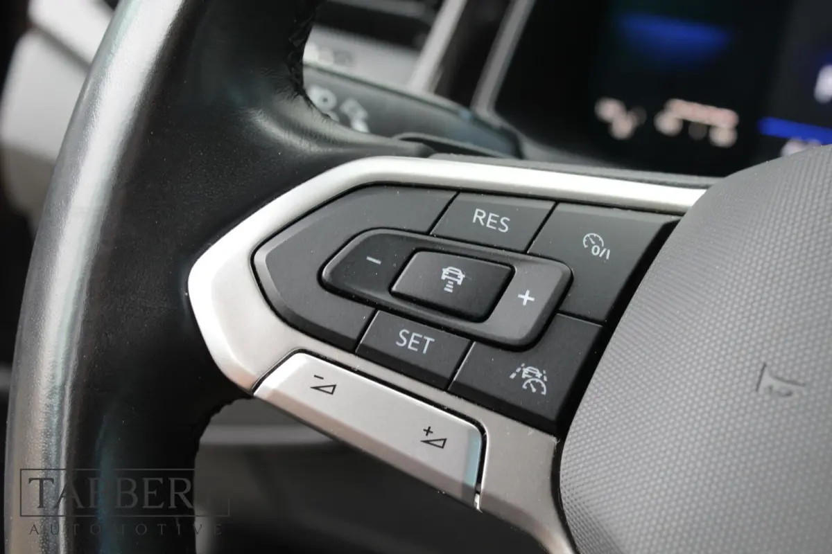 1.0 TSI Life Automaat Zwart BTW