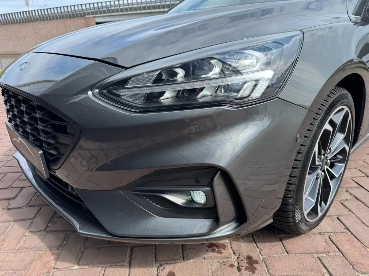 1.0 EcoBoost Titanium Business **CARPLAY + KEYLESS + WINTER PACK + CAMERA****