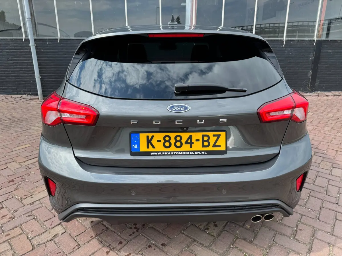 1.0 EcoBoost Titanium Business **CARPLAY + KEYLESS + WINTER PACK + CAMERA****