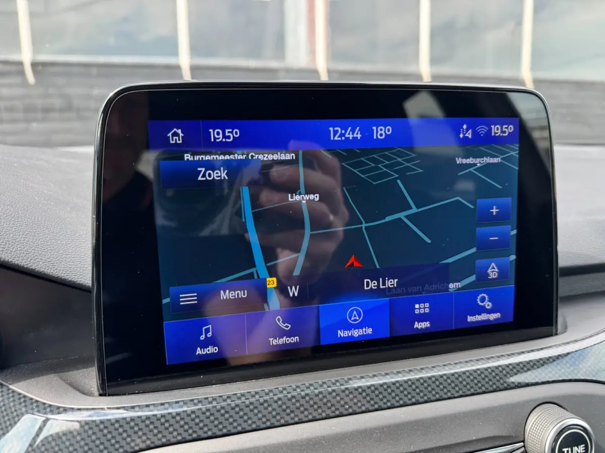 1.0 EcoBoost Titanium Business **CARPLAY + KEYLESS + WINTER PACK + CAMERA****
