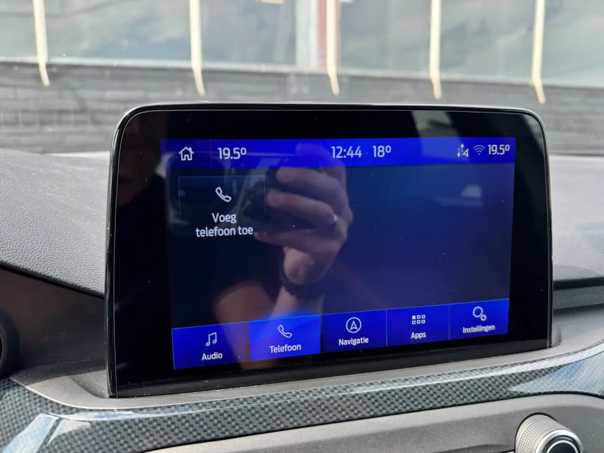 1.0 EcoBoost Titanium Business **CARPLAY + KEYLESS + WINTER PACK + CAMERA****