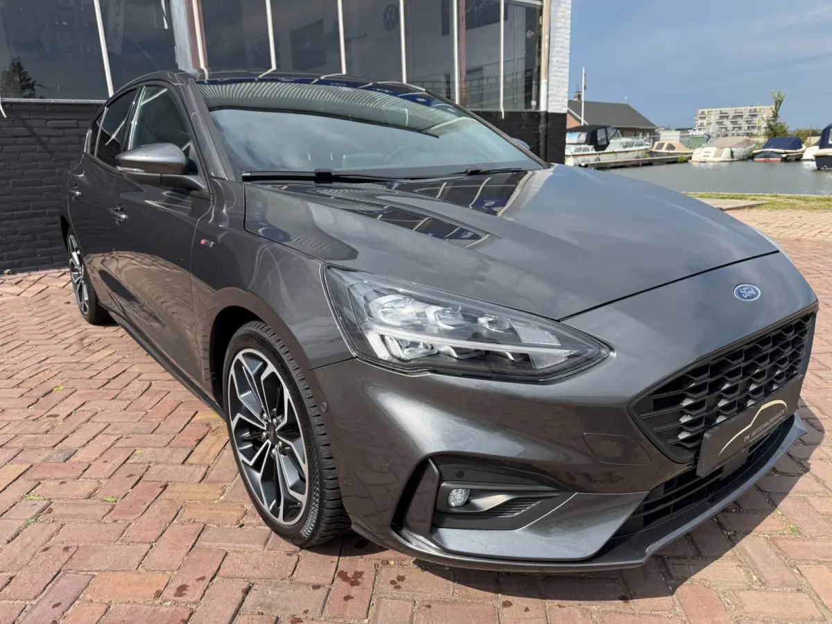1.0 EcoBoost Titanium Business **CARPLAY + KEYLESS + WINTER PACK + CAMERA****