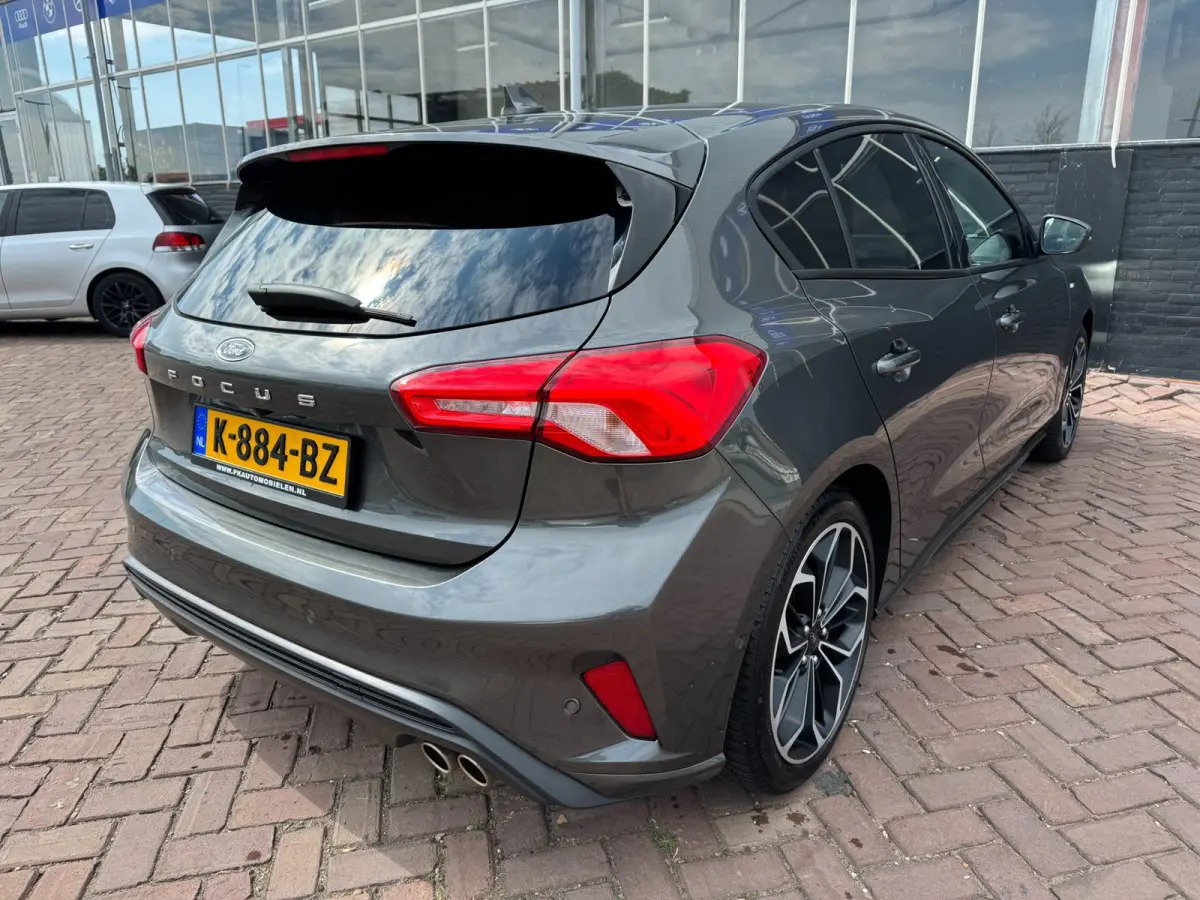 1.0 EcoBoost Titanium Business **CARPLAY + KEYLESS + WINTER PACK + CAMERA****