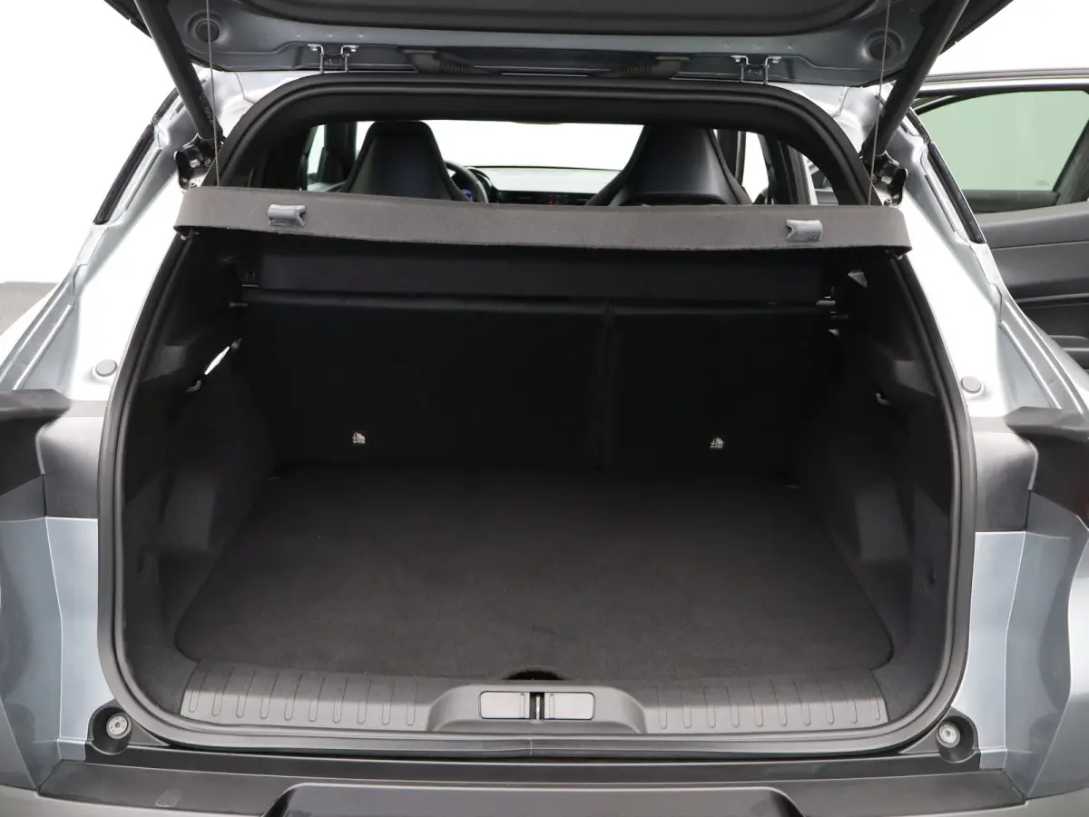 Elettrica Veloce 54 kWh 280 PK! | Sperdifferentieel | Sabelt Kuipstoelen | Camera | Parkeersensoren Voor en Achter | 20" Lichtmetalen Velgen | Elektrische Kofferklep | Stoelverwarming | Elek