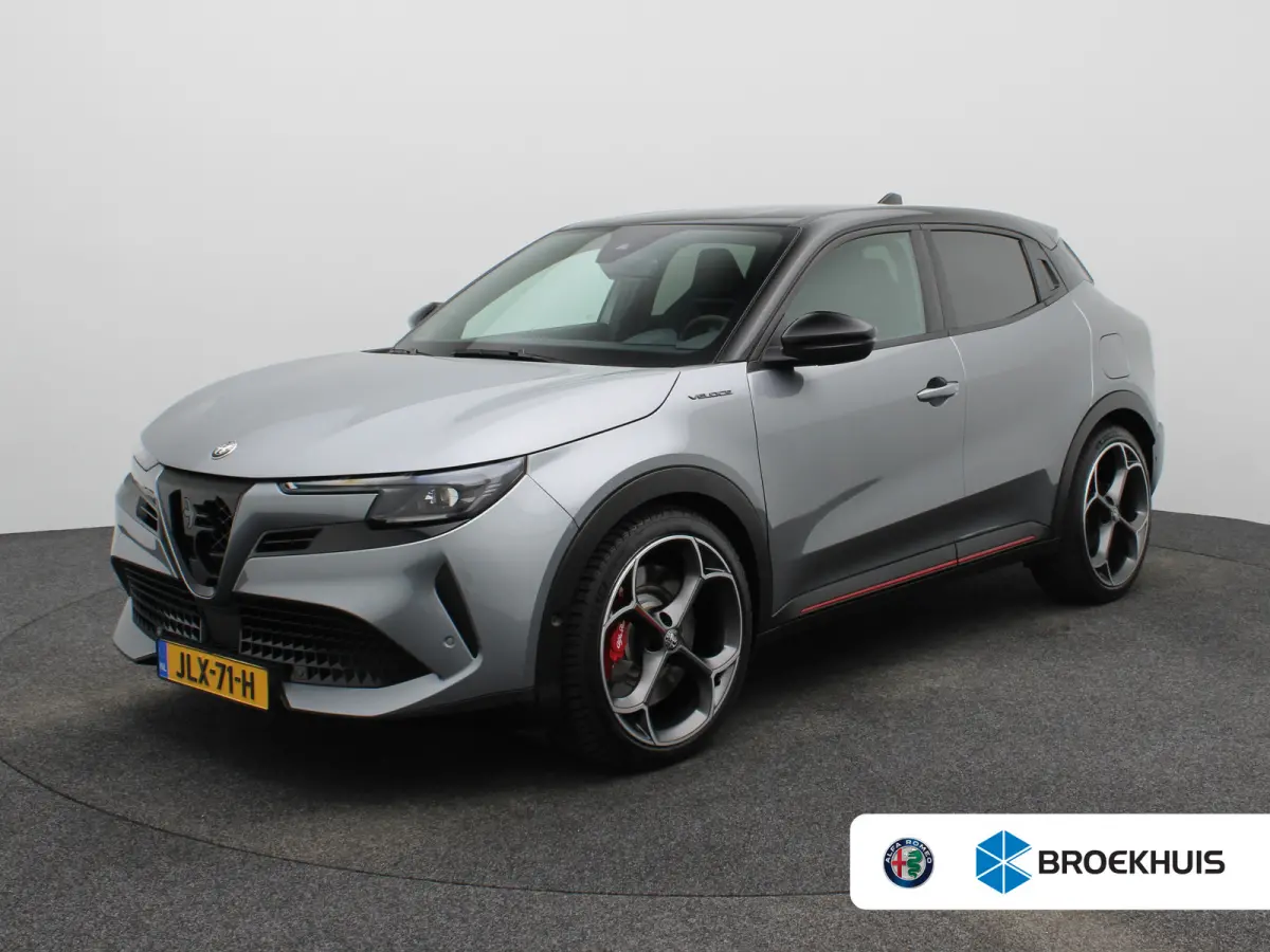 Elettrica Veloce 54 kWh 280 PK! | Sperdifferentieel | Sabelt Kuipstoelen | Camera | Parkeersensoren Voor en Achter | 20" Lichtmetalen Velgen | Elektrische Kofferklep | Stoelverwarming | Elek