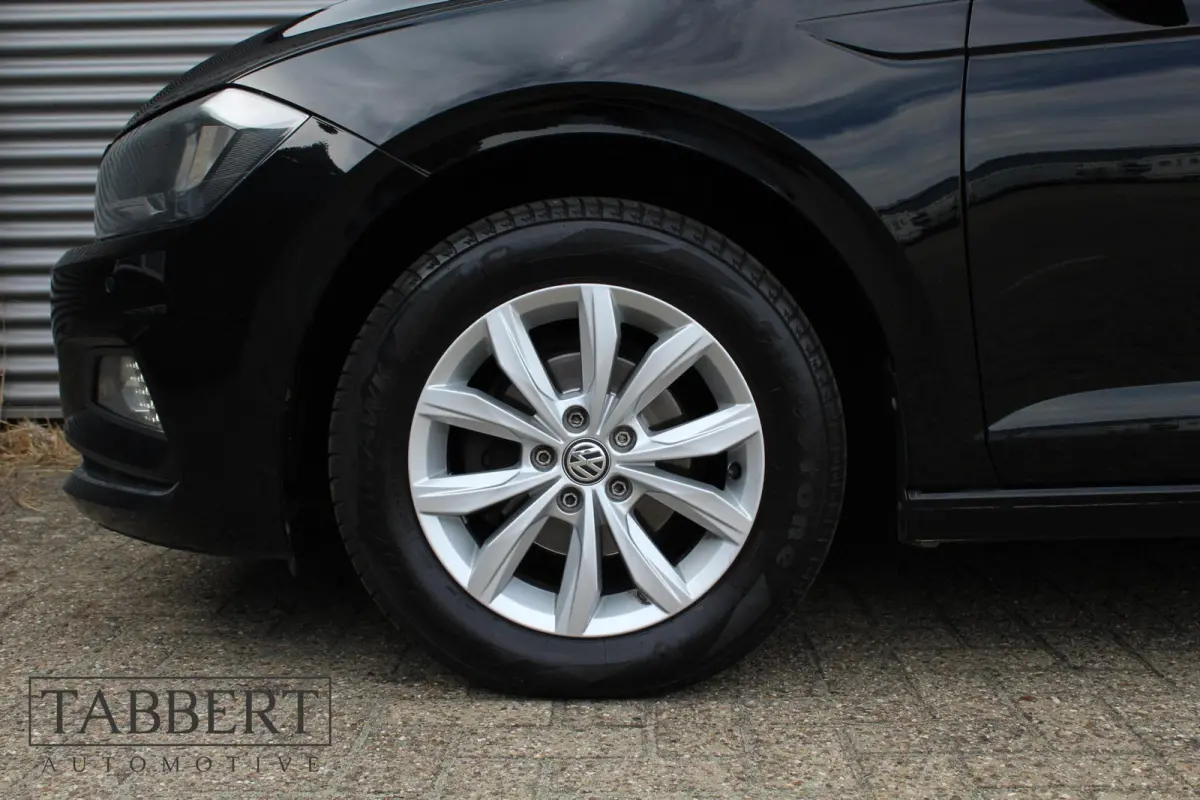 1.0 TSI Highline Automaat Zwart