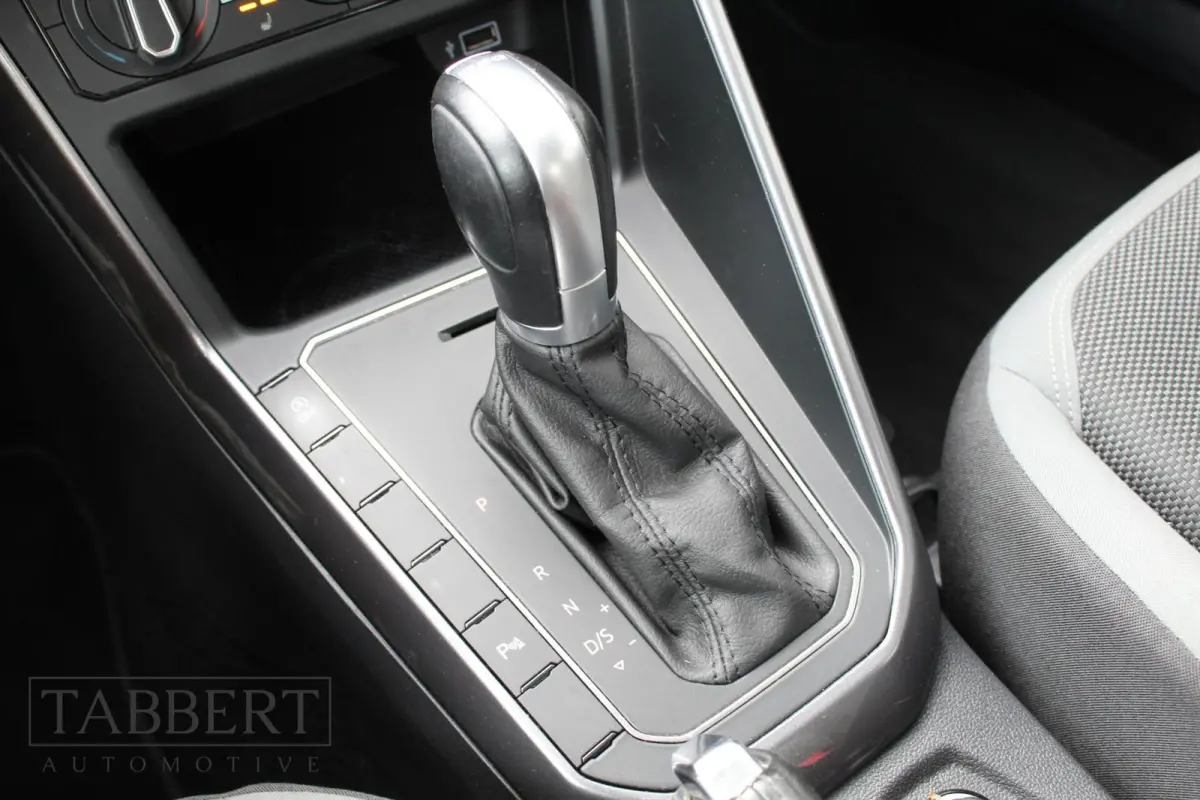 1.0 TSI Highline Automaat Zwart