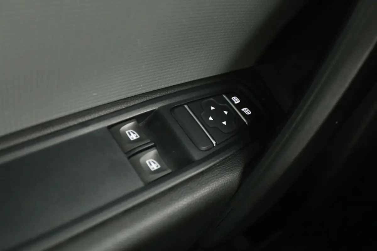 1.5 Blue dCi 95pk | Clima | Cruise | Carplay | Trekhaak | Navi | Parkeersensoren