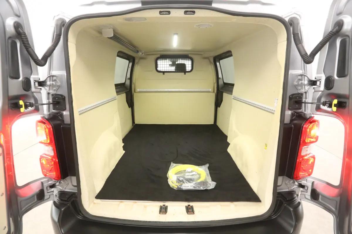 75 kWh L2H1 Long Range | Snelladen | SOH 90% | Airco | Cruise | Camera | 3 Zits | 2xSchuifdeur | Carplay