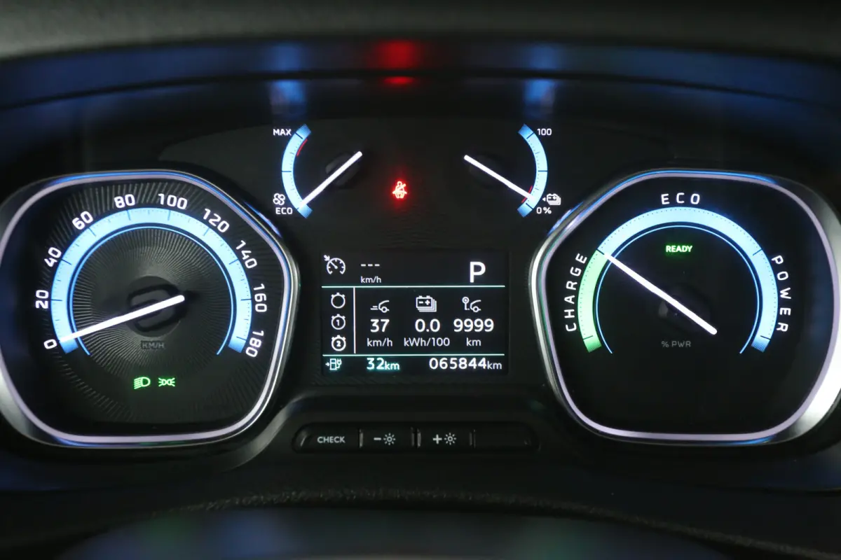 Elektrisch 75 kWh L2H1 Long Range | Snelladen | SOH 90% | Airco | Cruise | Camera | 3 Zits | 2xSchuifdeur | Carplay