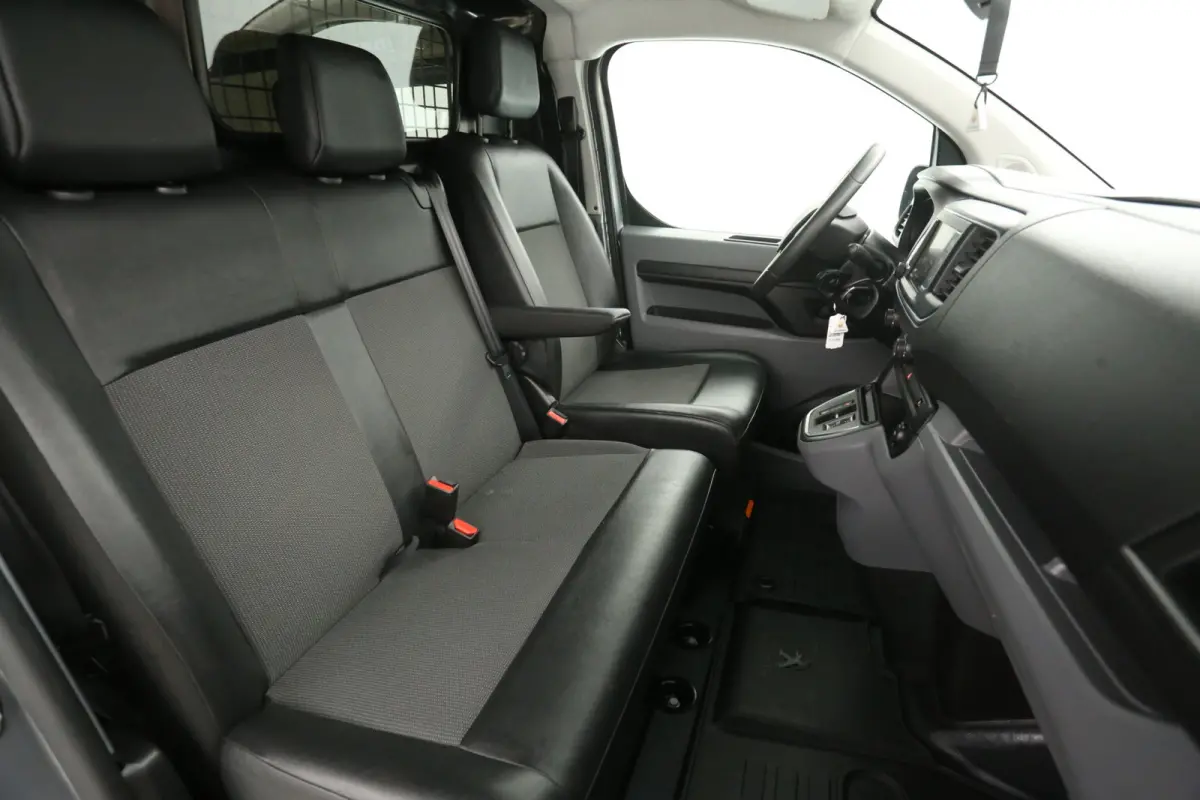 Elektrisch 75 kWh L2H1 Long Range | Snelladen | SOH 90% | Airco | Cruise | Camera | 3 Zits | 2xSchuifdeur | Carplay