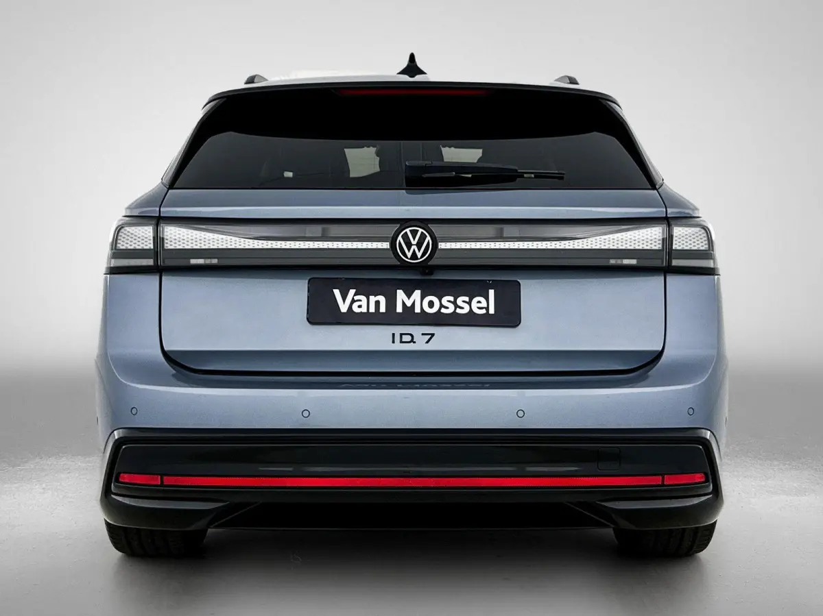 Limited Edition Plus 59 kWh 204 PK | Apple Carplay draadloos | Draadloos laden telefoon | Dodehoek sensoren | Camera | LED koplampen | Android Auto draadloos | Head-up display | Stoelverwarm