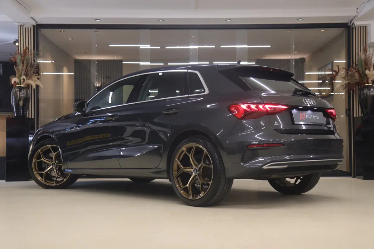30 TFSI Business edition NAP /CARPLAY/ACC/LANEASSIST/REMASSIST/SFEERVER/VOL