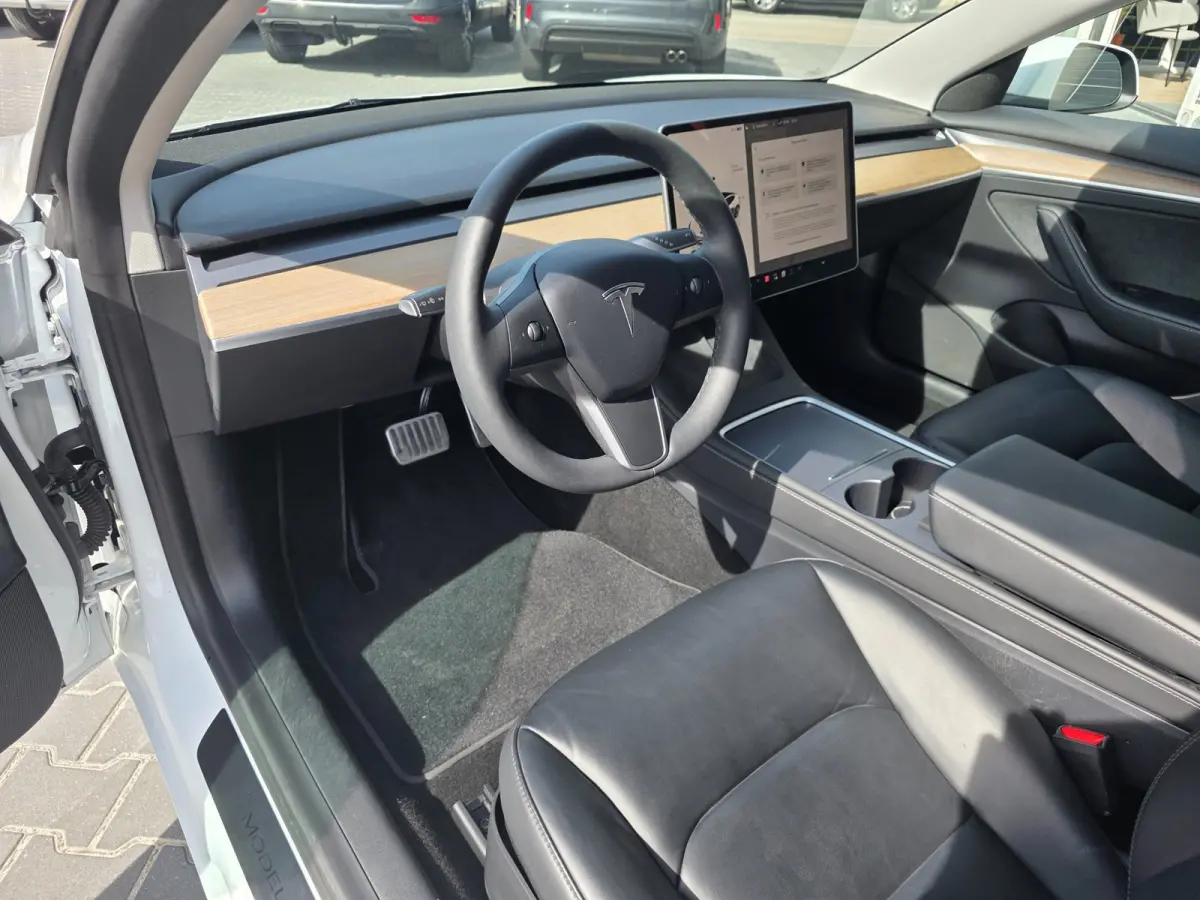 Standard RWD Plus 60 kWh | FSD3 | WARMTEPOMP | PANO | 360 CAMERA
