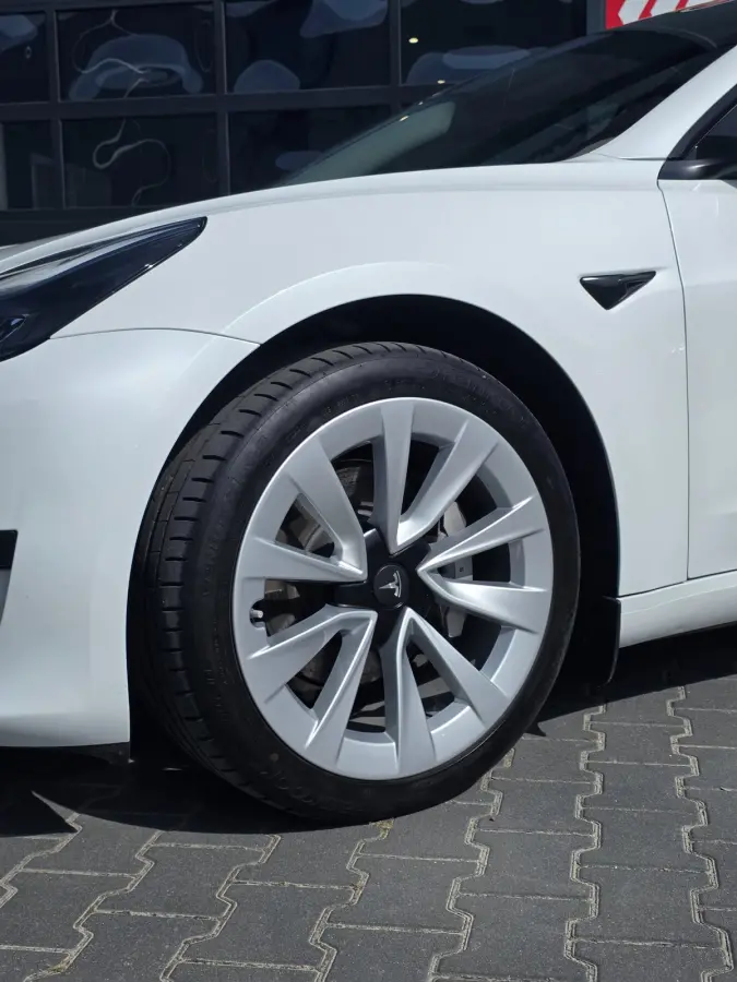 Standard RWD Plus 60 kWh | FSD3 | WARMTEPOMP | PANO | 360 CAMERA