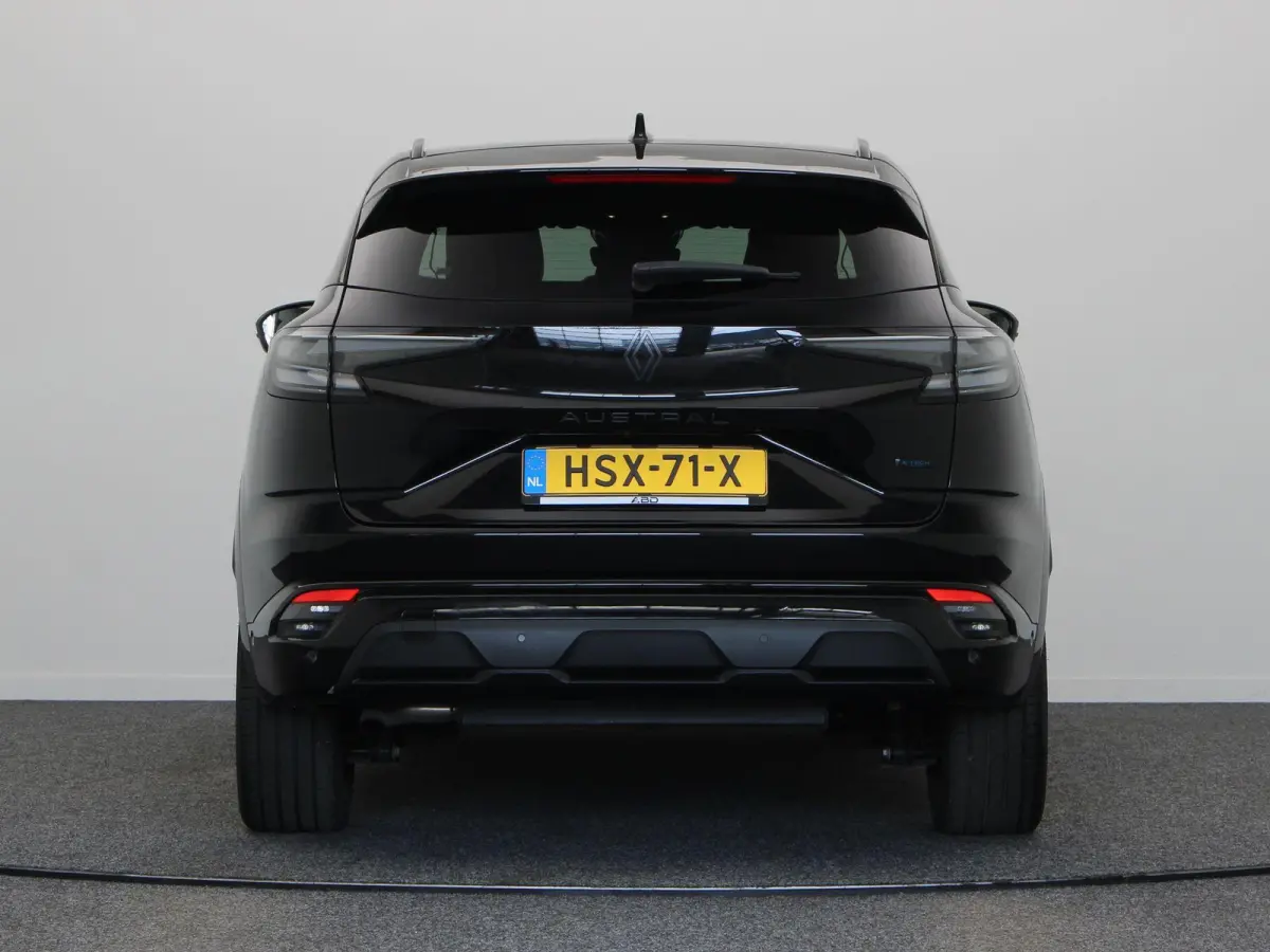 1.2 E-Tech full hybrid 200 iconic esprit Alpine | Facelift | Stoel-stuurverwarming | Adaptieve cruise control | Elektrisch bedienbare stoelen | Navigatie |
