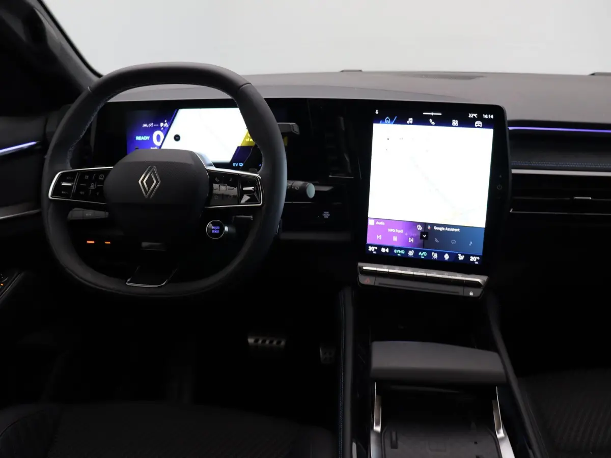 1.2 E-Tech full hybrid 200 iconic esprit Alpine | Facelift | Stoel-stuurverwarming | Adaptieve cruise control | Elektrisch bedienbare stoelen | Navigatie |