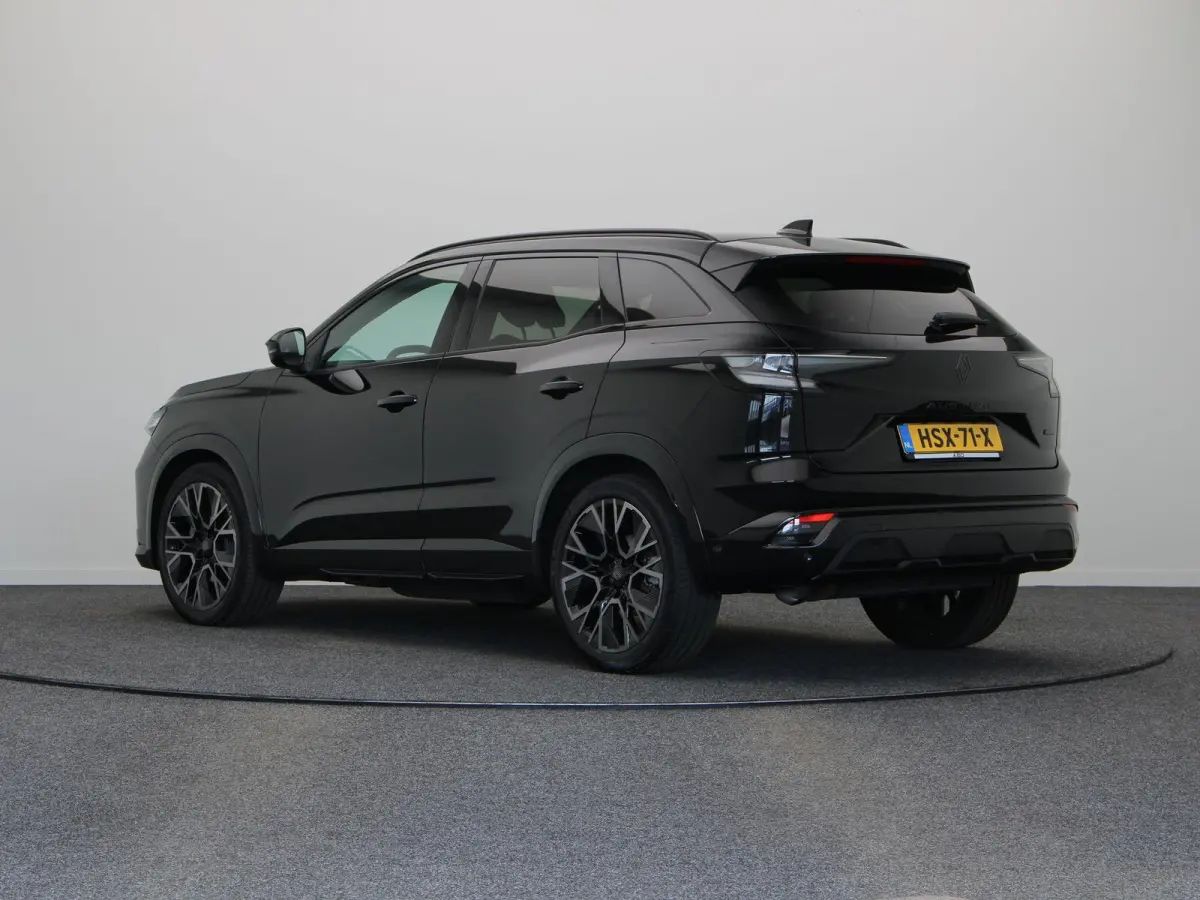 1.2 E-Tech full hybrid 200 iconic esprit Alpine | Facelift | Stoel-stuurverwarming | Adaptieve cruise control | Elektrisch bedienbare stoelen | Navigatie |