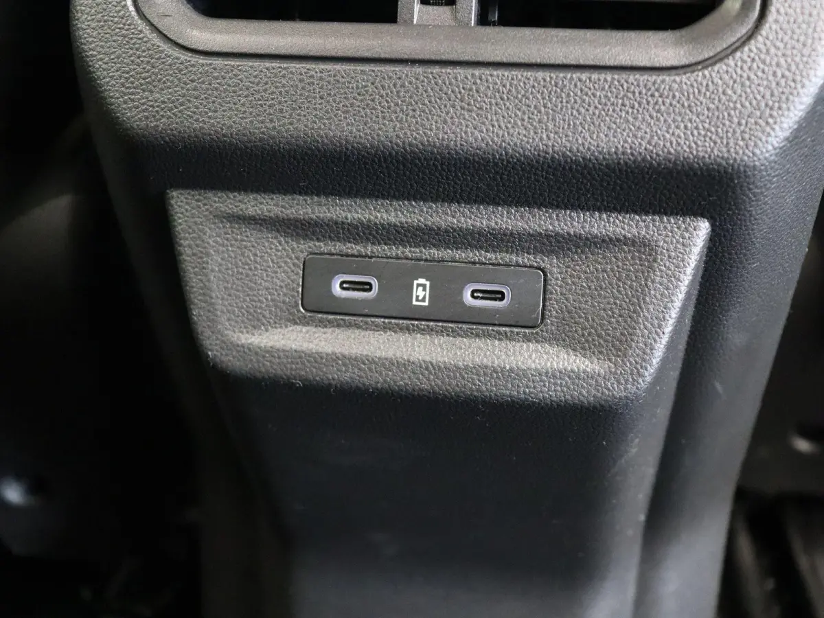 1.2 E-Tech full hybrid 200 iconic esprit Alpine | Facelift | Stoel-stuurverwarming | Adaptieve cruise control | Elektrisch bedienbare stoelen | Navigatie |
