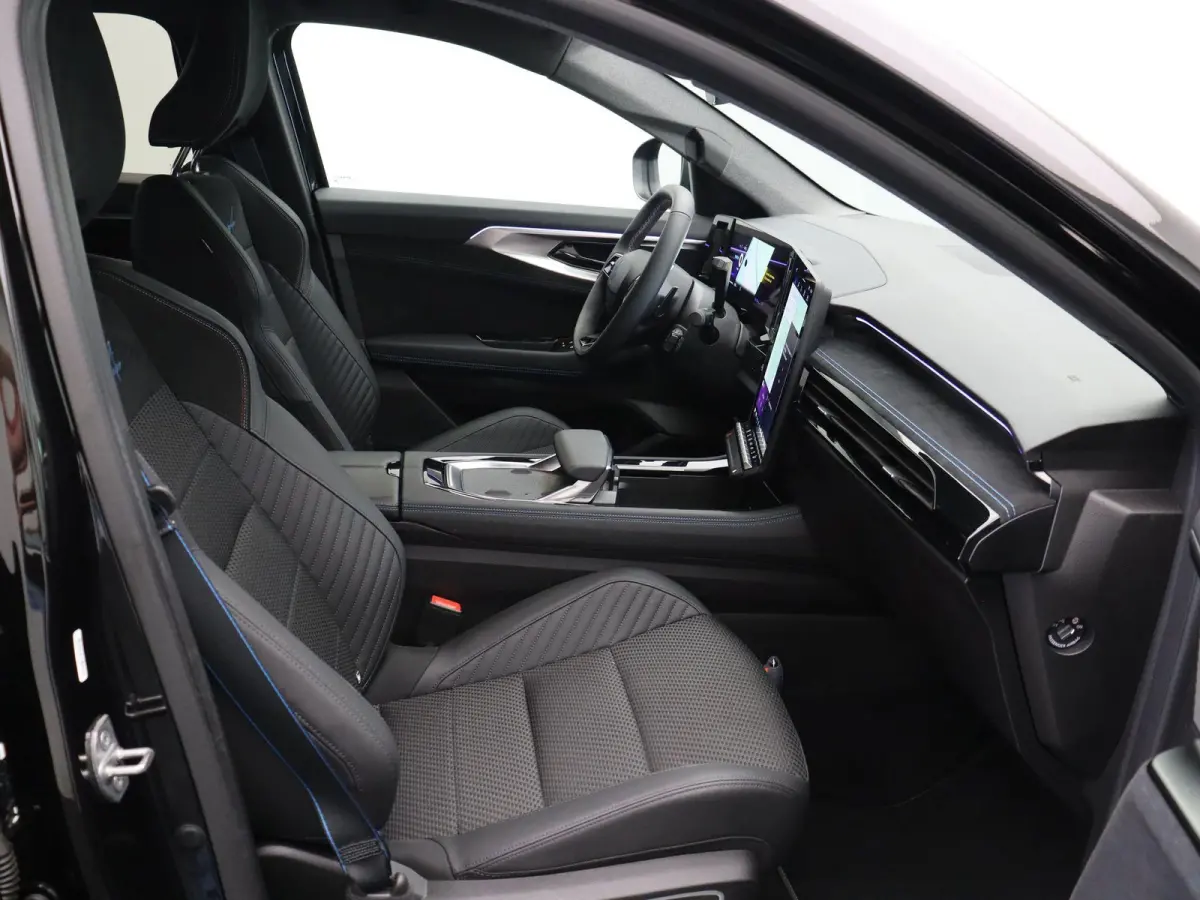 1.2 E-Tech full hybrid 200 iconic esprit Alpine | Facelift | Stoel-stuurverwarming | Adaptieve cruise control | Elektrisch bedienbare stoelen | Navigatie |