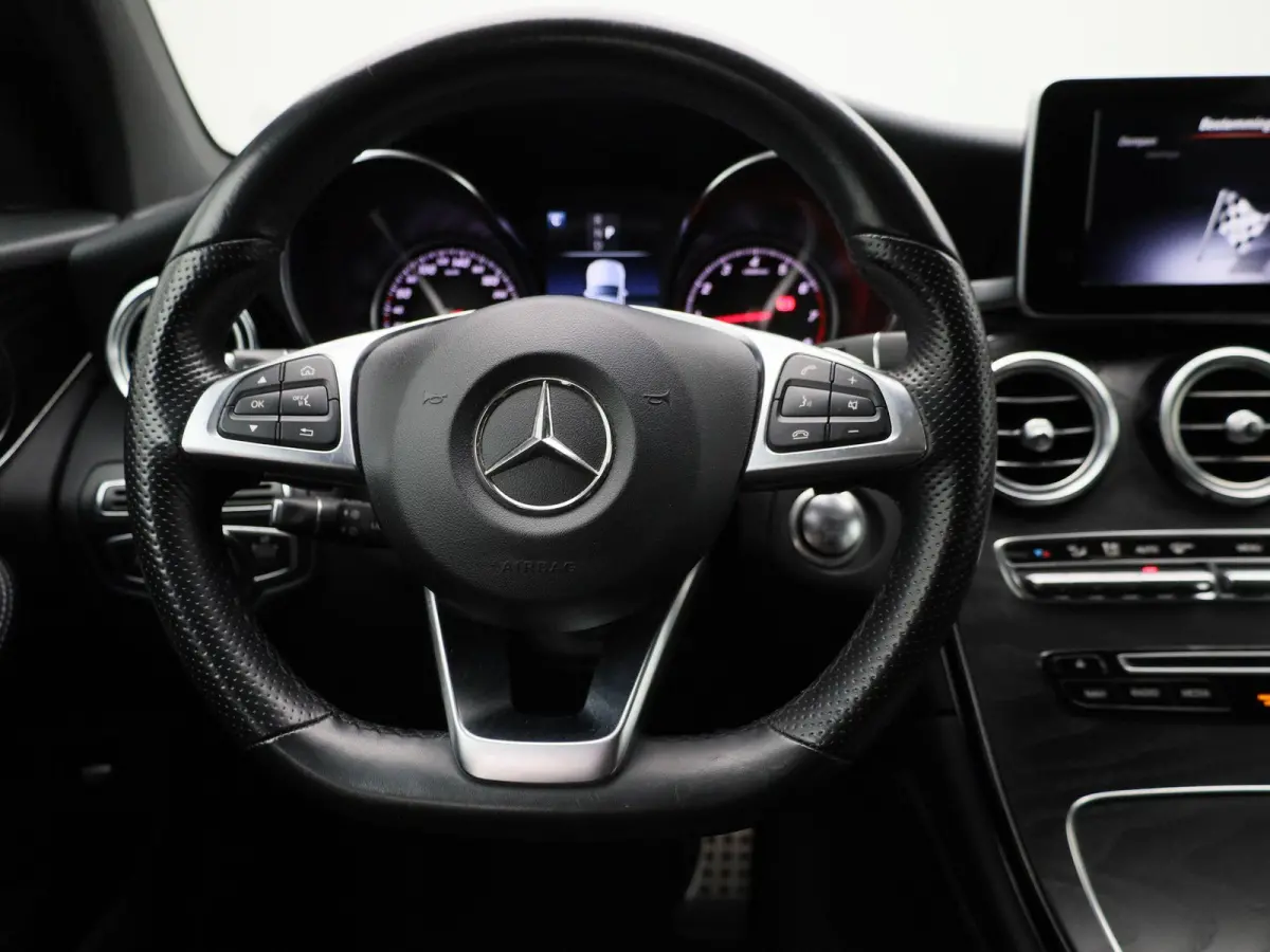 250 4MATIC Premium Plus | Automaat | Panoramadak | Stoelverwarming | Achteruitrijcamera | Parkeersensoren | Trekhaak |