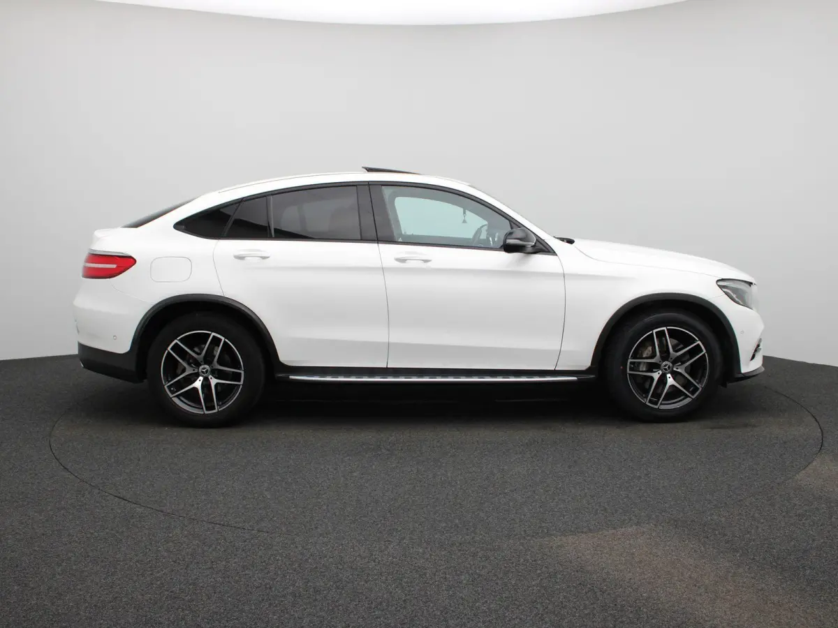 250 4MATIC Premium Plus | Automaat | Panoramadak | Stoelverwarming | Achteruitrijcamera | Parkeersensoren | Trekhaak |