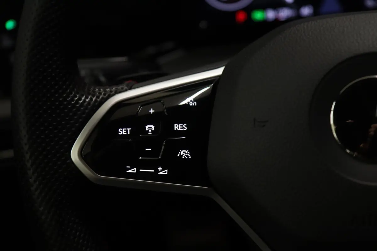 2.0 TSI GTI 45 JAHRE CLUBSPORT AKRA/PANO/CARPLAY/IQ/VOL