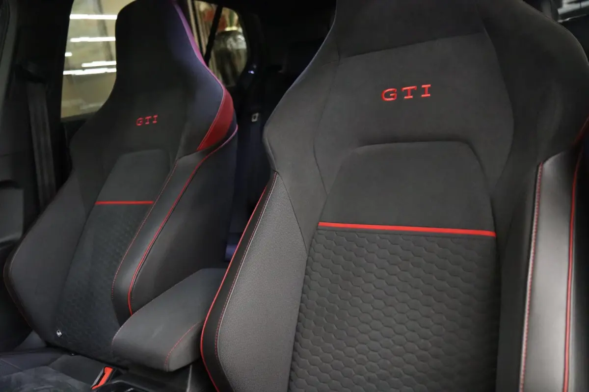 2.0 TSI GTI 45 JAHRE CLUBSPORT AKRA/PANO/CARPLAY/IQ/VOL