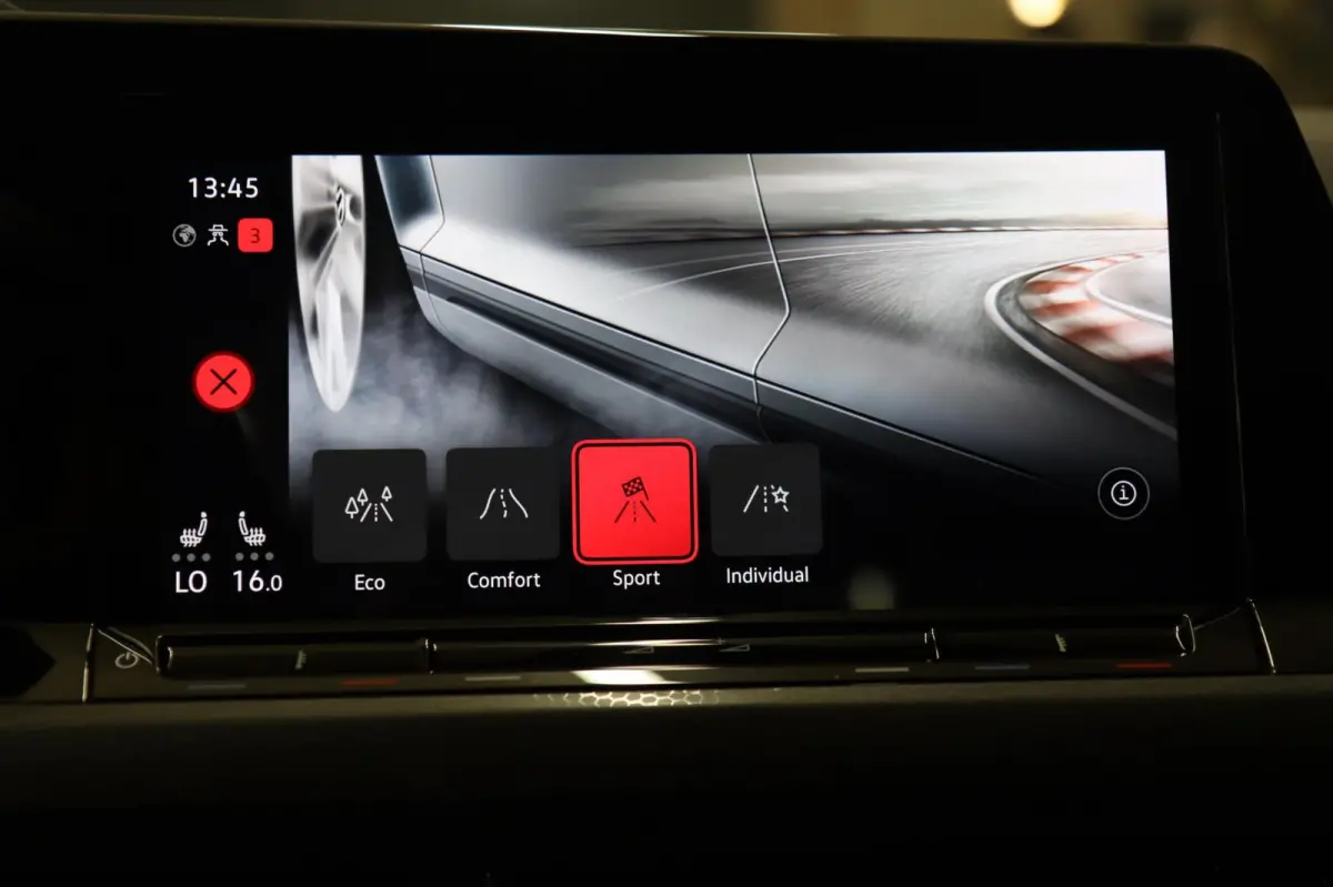 2.0 TSI GTI 45 JAHRE CLUBSPORT AKRA/PANO/CARPLAY/IQ/VOL