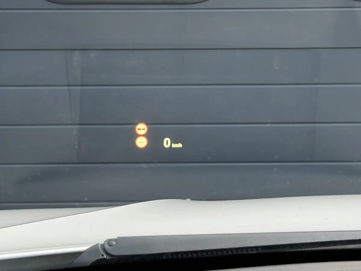 xDrive40e | Panoramadak | Head-Up Display | Camera | Elektrische Trekhaak | Elektrische Achterklep |
