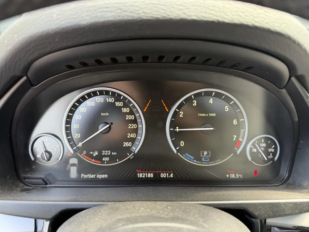 xDrive40e | Panoramadak | Head-Up Display | Camera | Elektrische Trekhaak | Elektrische Achterklep |
