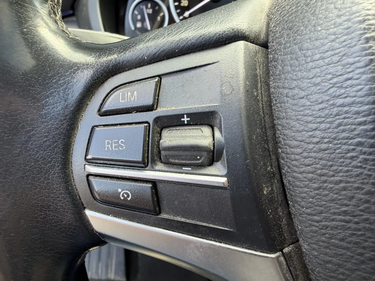 xDrive40e | Panoramadak | Head-Up Display | Camera | Elektrische Trekhaak | Elektrische Achterklep |