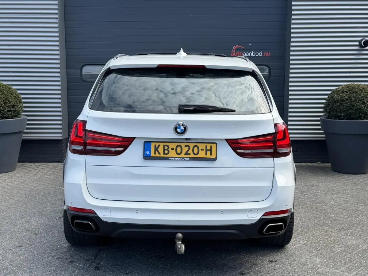 xDrive40e | Panoramadak | Head-Up Display | Camera | Elektrische Trekhaak | Elektrische Achterklep |