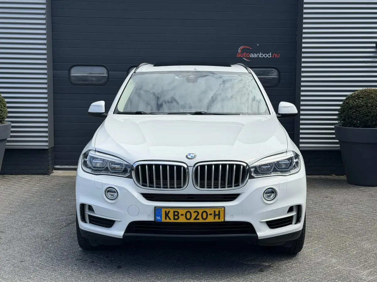 xDrive40e | Panoramadak | Head-Up Display | Camera | Elektrische Trekhaak | Elektrische Achterklep |
