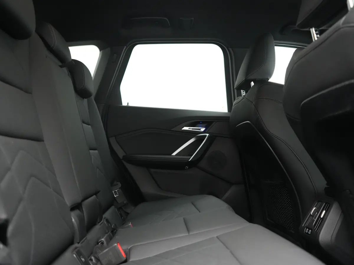 xDrive30 X Line 67 kWh 313pk Dealer O.H. | Trekhaak Af Fabriek | Adaptive Cruise | Lederen Sportstoelen Massage & Verwarmd | Camera | Adaptief M-onderstel | Blis | Sfeerverlichting | Apple C