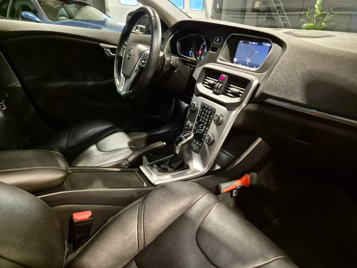 2.0 T4 Inscription - Automaat - Leder met memory - Stoelverw - Navi - Camera - Trekhaak - Dealeronderhouden
