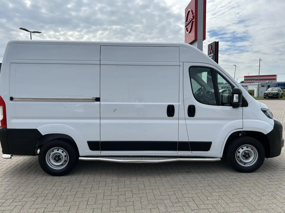 2.2 BlueHDi 120 S&S L2H2 3.3t | 2x Schuifdeur | Navigatie | Climate Control |