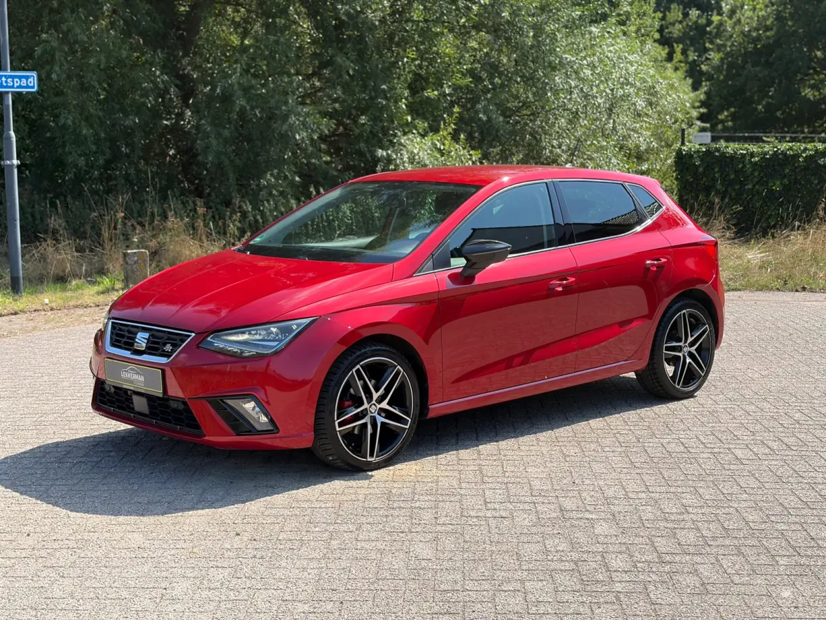 1.0 TSI FR 116PK I 6 BAK I CARPLAY I ALCANTARA I CAMERA I PDC