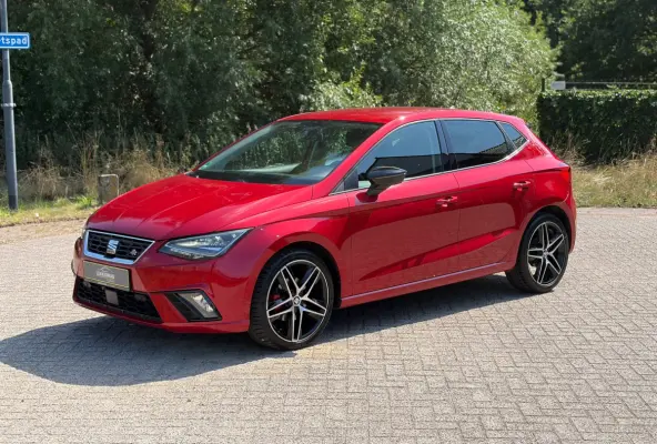 1.0 TSI FR 116PK I 6 BAK I CARPLAY I ALCANTARA I CAMERA I PDC