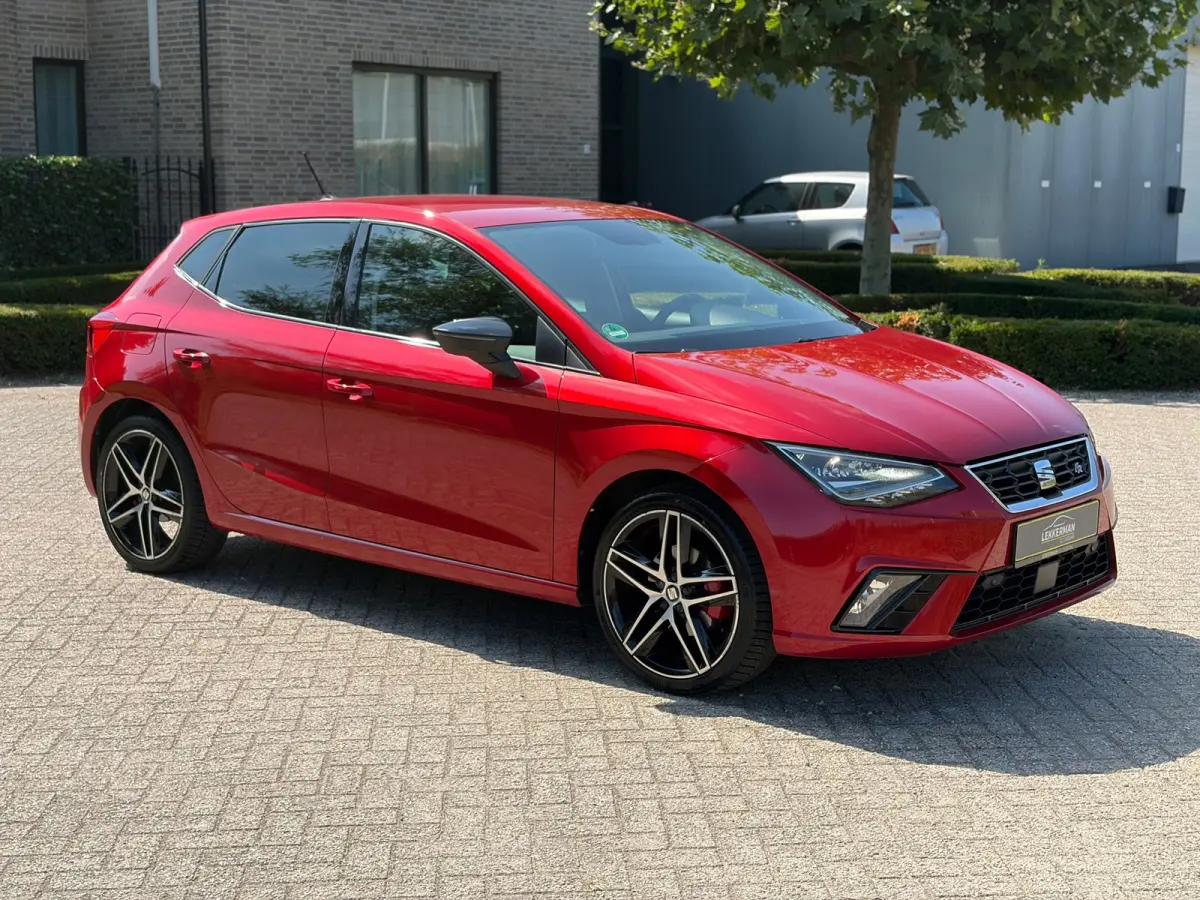 1.0 TSI FR 116PK I 6 BAK I CARPLAY I ALCANTARA I CAMERA I PDC