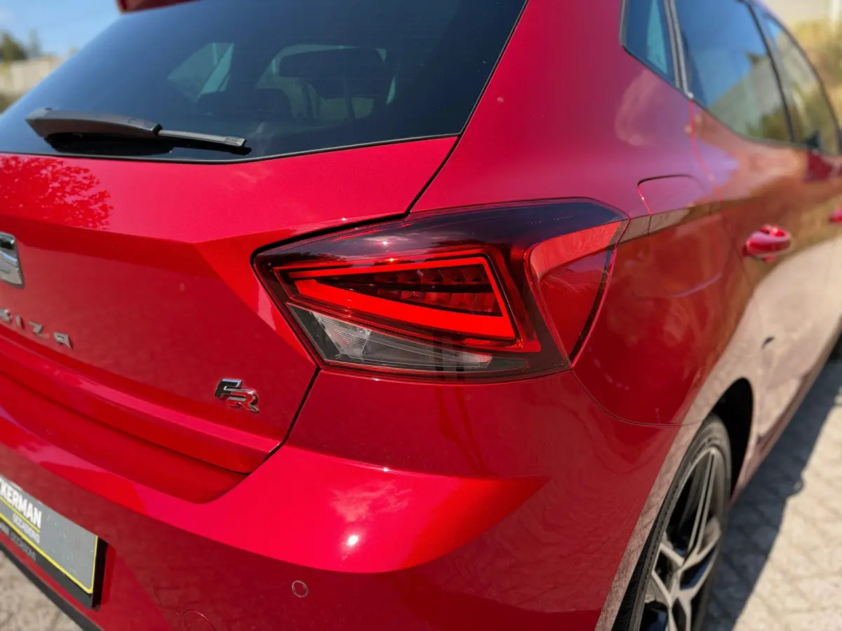 1.0 TSI FR 116PK I 6 BAK I CARPLAY I ALCANTARA I CAMERA I PDC