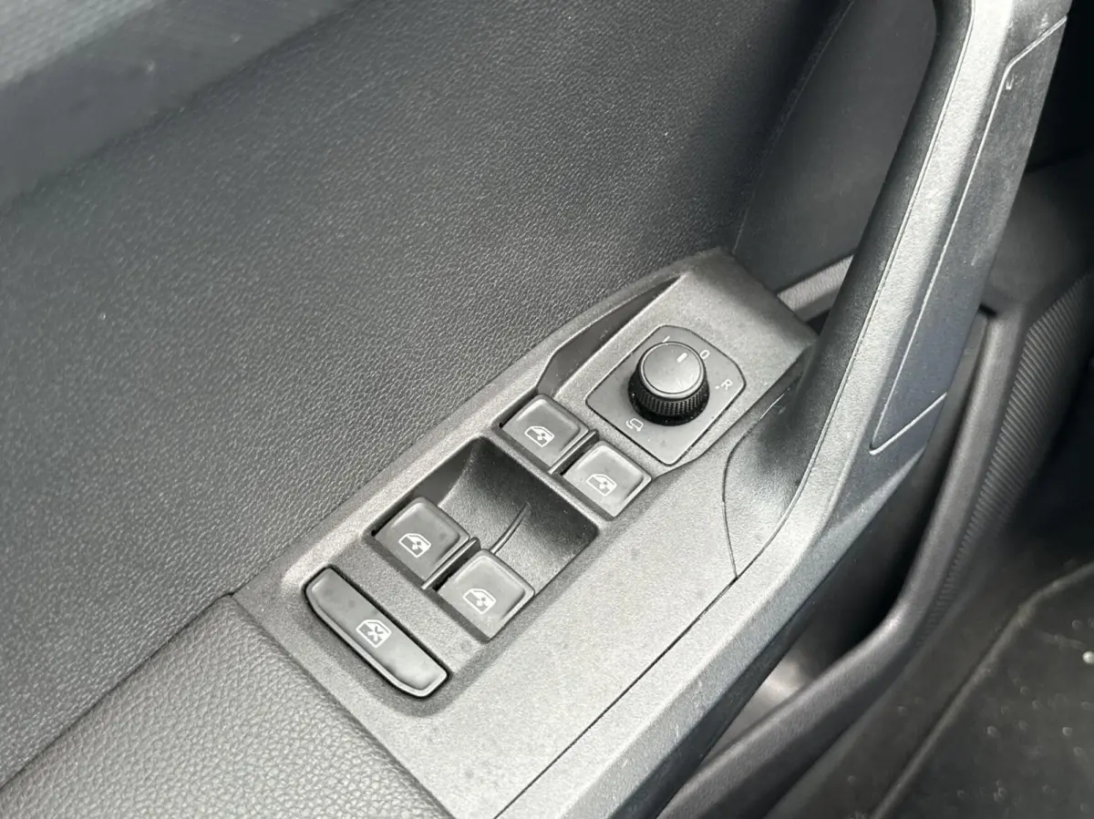 1.0 TSI Xcellence Launch Edition Clima Cruise
