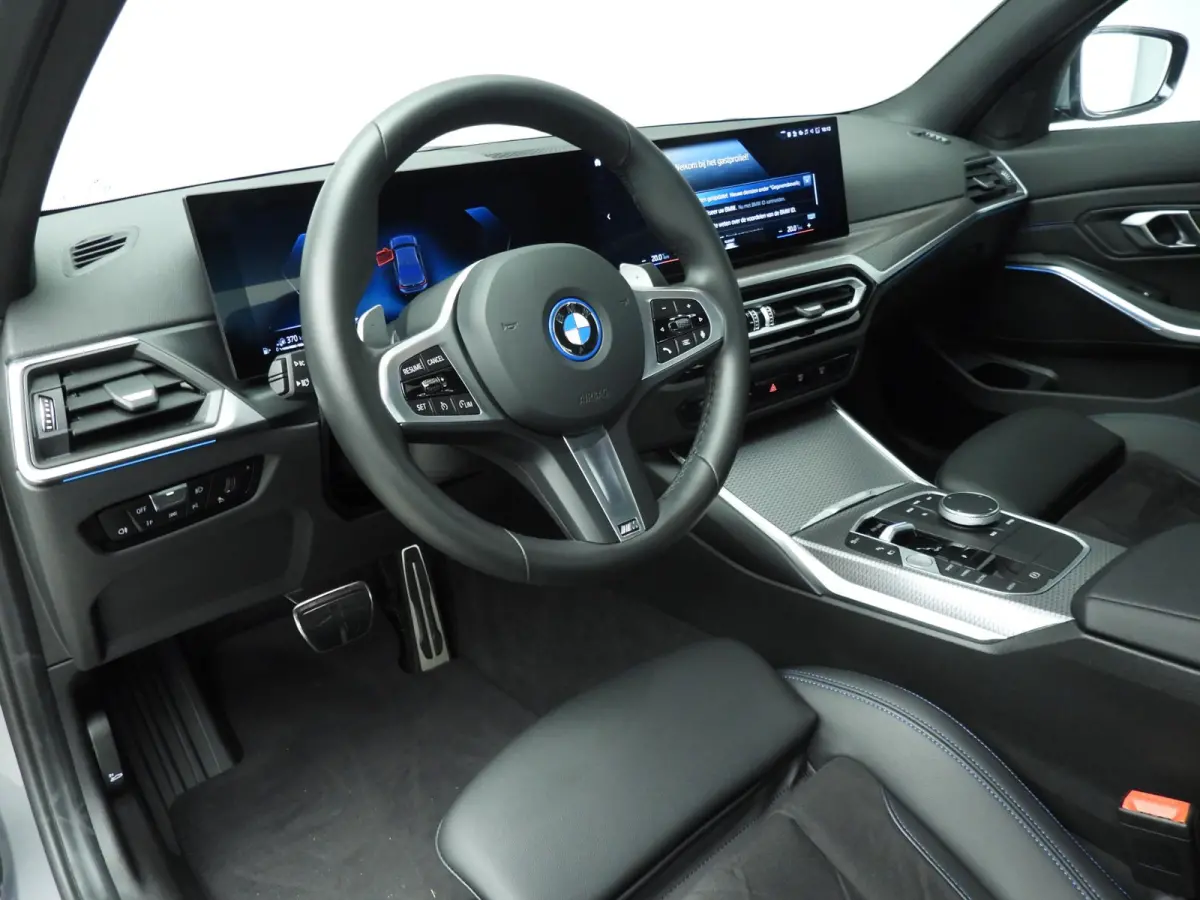 320e | M-Sportpakket | LED | Navigatie | Sportstoelen | Lendensteunen | DAB | Hifi speakers | Alu 18 inch