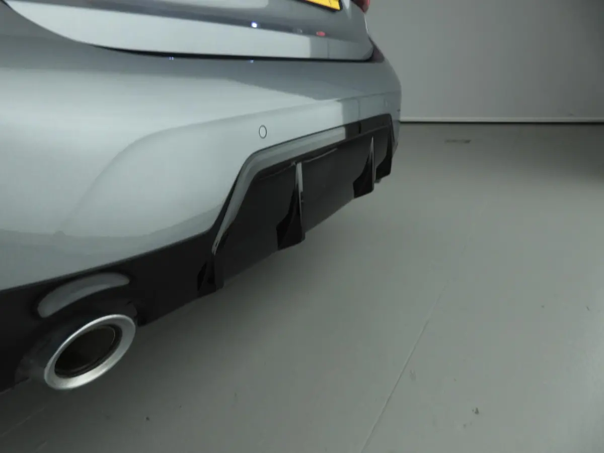 320e | M-Sportpakket | LED | Navigatie | Sportstoelen | Lendensteunen | DAB | Hifi speakers | Alu 18 inch