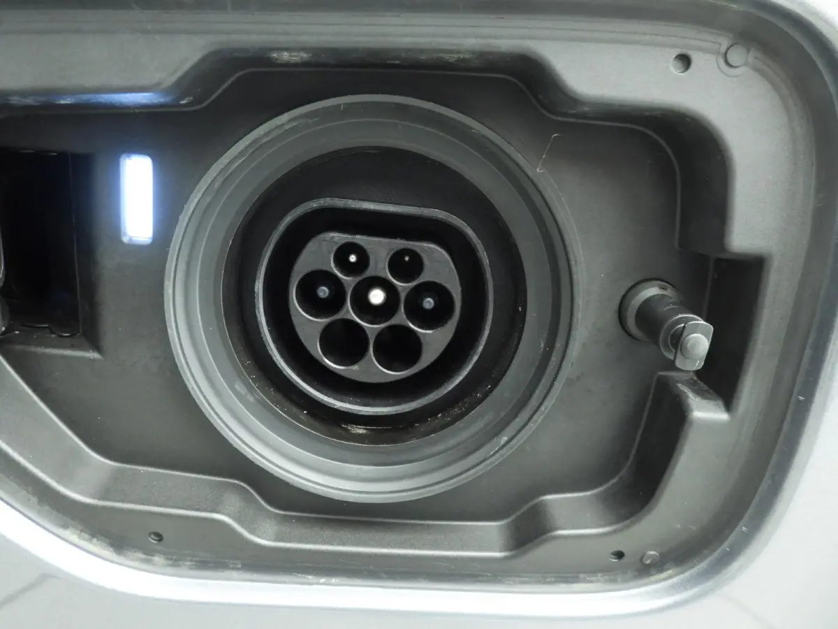 320e | M-Sportpakket | LED | Navigatie | Sportstoelen | Lendensteunen | DAB | Hifi speakers | Alu 18 inch